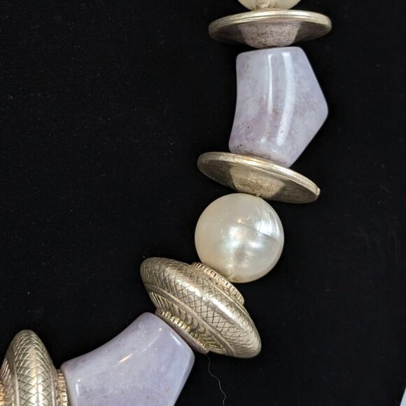 V. Purple Swirly Lucite Beaded Necklace - Picture 3 of 6